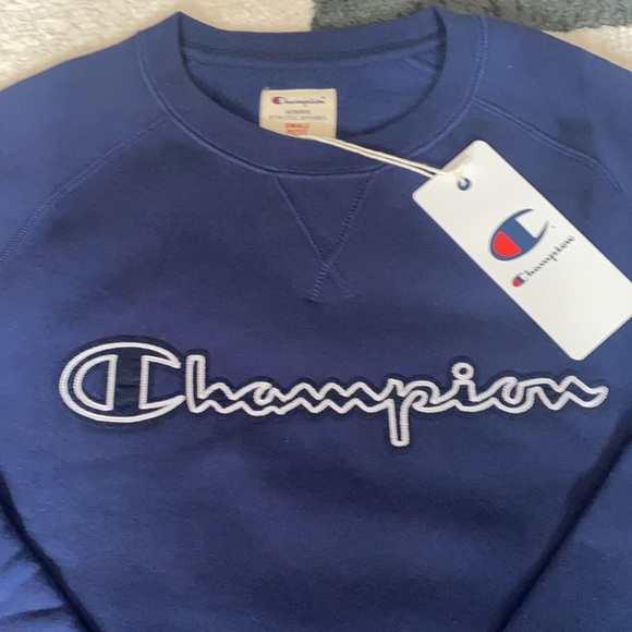 SOLD❌ NWT Champion Pullover - Picture 3 of 4